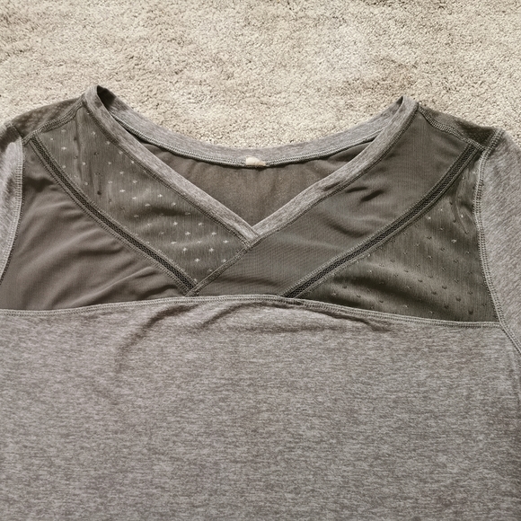 Lululemon just breathe long sleeve - Picture 9 of 11